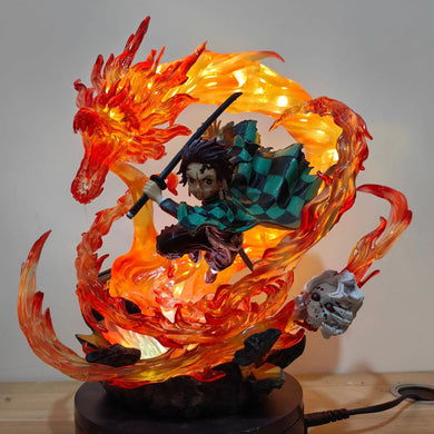 Statue PVC Tanjirou Kamado 30 cm “Dragon de Feu” avec LED sur socle noir

