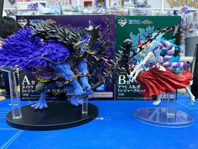 Figurine One Piece officielle représentant des personnages en combat dynamique avec des détails colorés