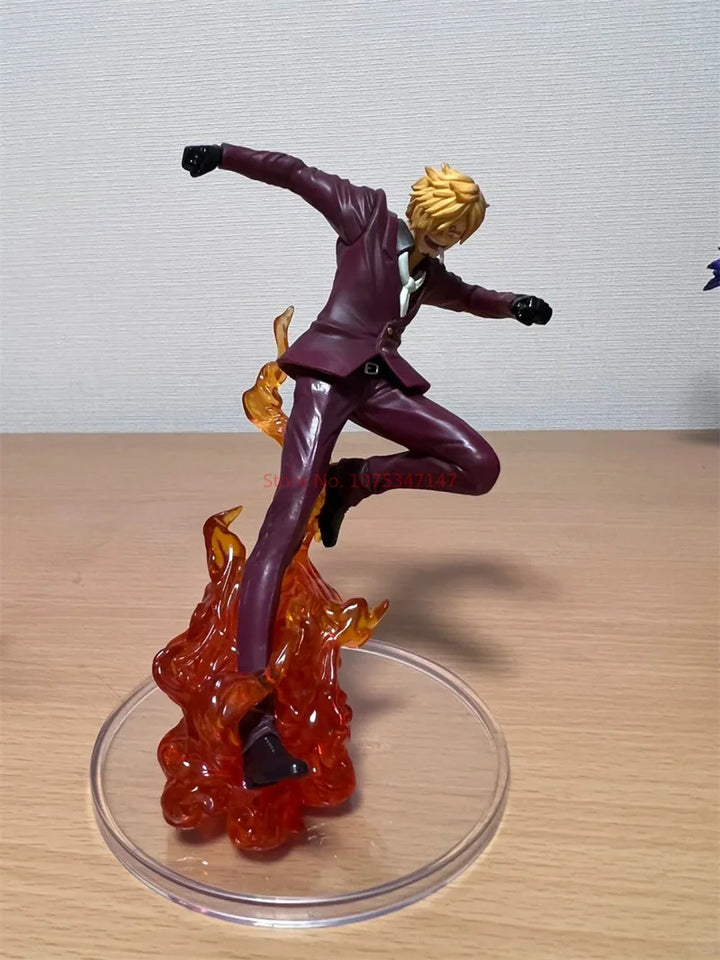 Figurine One Piece officielle de Sanji en pleine action avec des flammes rouges et oranges
