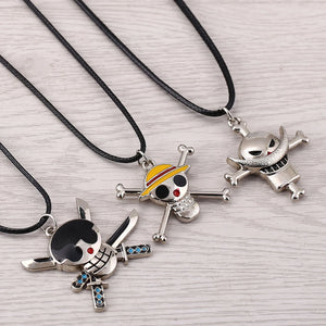 Collier One Piece avec pendentifs de personnages en métal, idéal pour les fans de la série