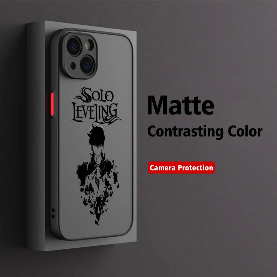 Coque iPhone Solo Leveling en noir mat avec protection d'appareil photo et design contrastant