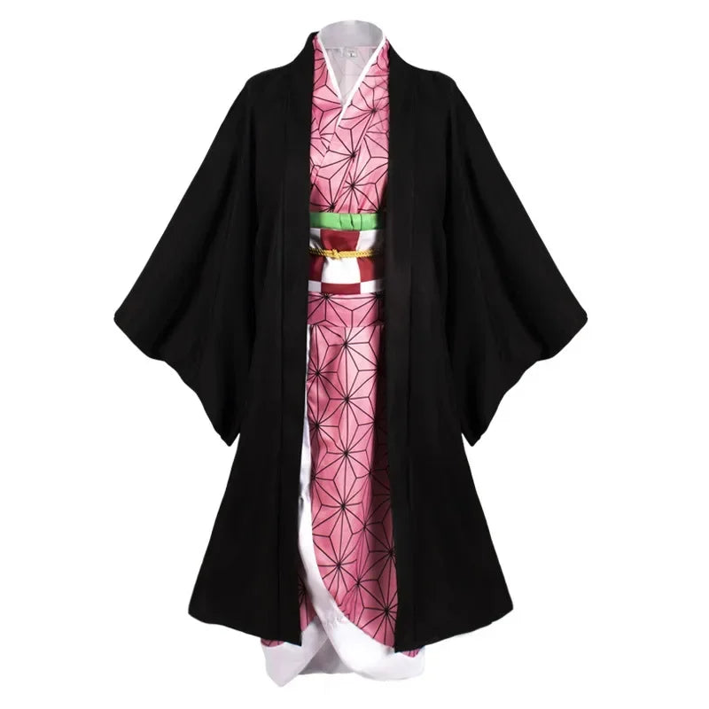 Costume Nezuko Kamado en kimono avec motif rose et noir, parfait pour les fans d'anime.