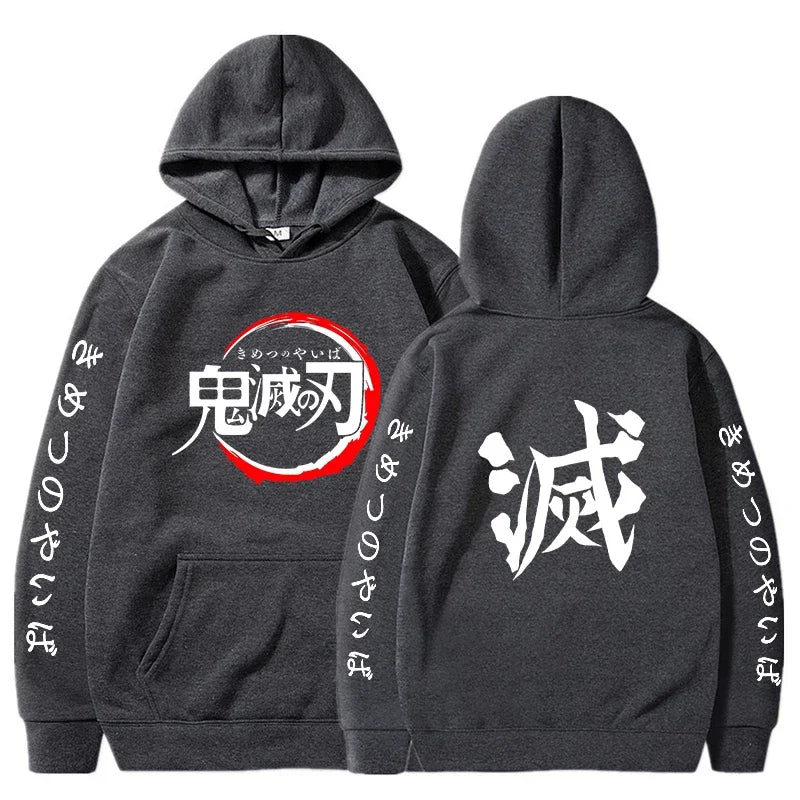 Sweat à capuche Demon Slayer en gris avec logo sur le devant et design stylisé au dos