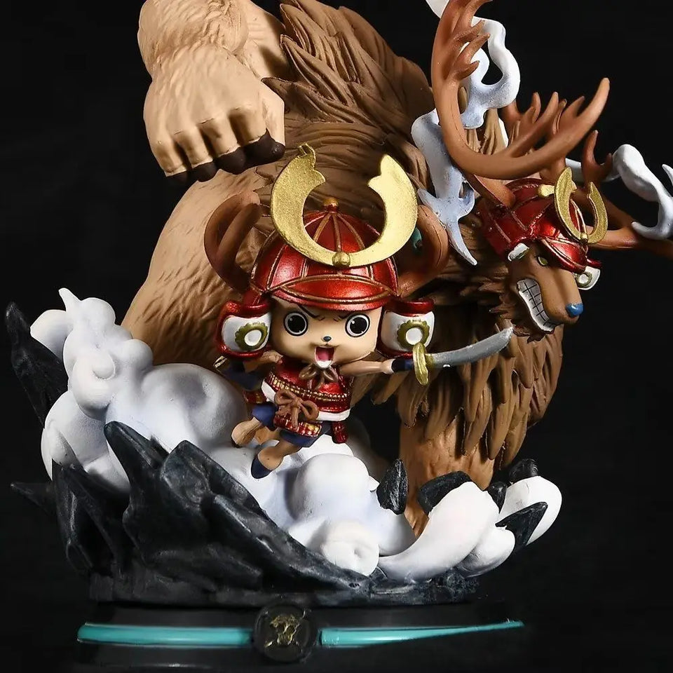 Figurine Chopper Wano avec un ours géant, représentant la magie de One Piece en détails vibrants