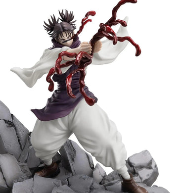 Figurine Choso Jujutsu Kaisen en action, avec des détails réalistes et une pose dynamique sur une base rocheuse