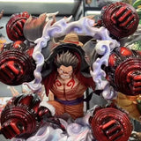 Figurine Luffy Gear 4 spectaculaire avec des détails précis et des couleurs vives pour les fans de One Piece