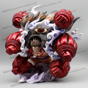 Figurine Luffy Gear 4 en action avec des effets dynamiques et des détails vibrants