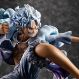 Figurine Luffy Gear 5 avec des détails réalistes et une pose dynamique pour les fans de One Piece