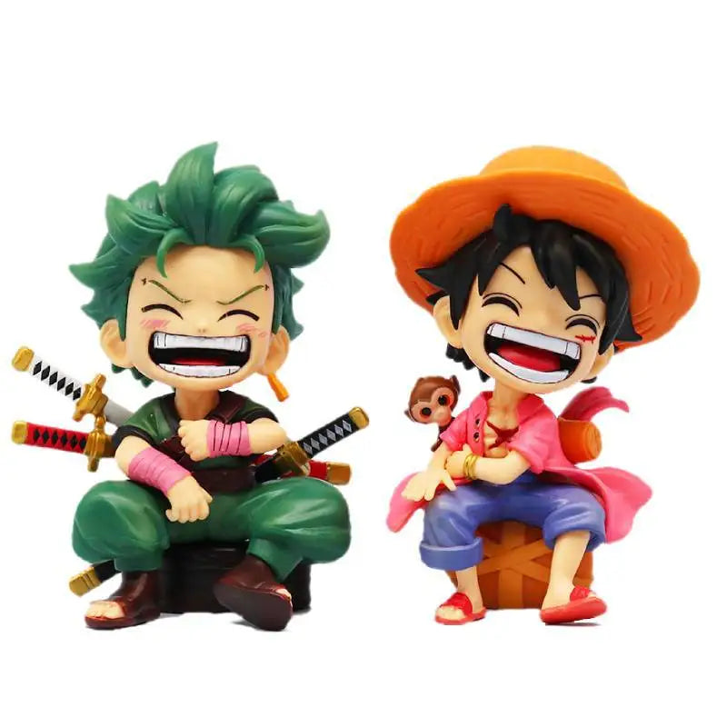 Figurine One Piece Luffy Zoro, personnages souriants avec des détails colorés et accessoires