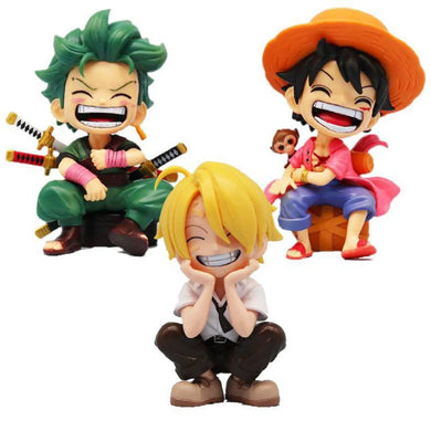 Figurine One Piece Luffy Zoro en trio souriant, parfaite pour les collectionneurs de personnages d'anime