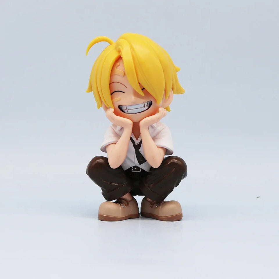 Figurine One Piece Luffy Zoro avec un sourire éclatant, vêtue d'une chemise blanche et de pantalons bruns