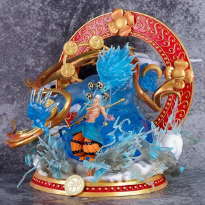 Figurine Thor Enel One Piece détaillée avec effets de glace et socle décoratif