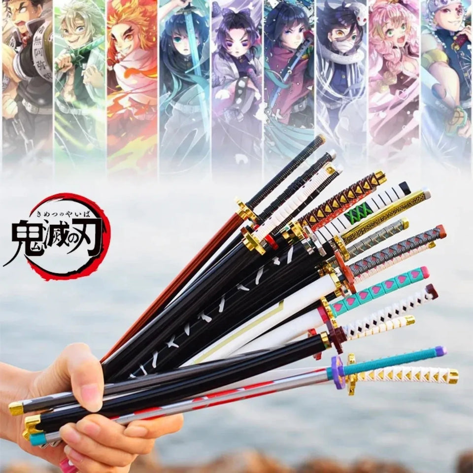 Collection de répliques de katana Tanjiro Kamado avec designs variés et poignées colorées