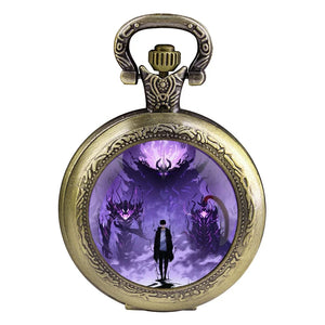 Montre à gousset vintage quartz en laiton avec design artistique unique et décorations mystérieuses
