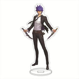 Porte-clé acrylique Solo Leveling représentant un personnage avec deux épées et un costume noir