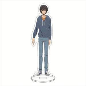 Porte-clé acrylique Solo Leveling représentant un personnage debout dans un hoodie
