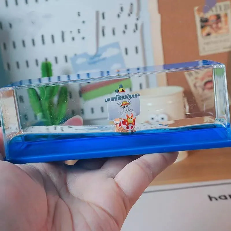 Réplique en bouteille One Piece avec un personnage de dessin animé dans un décor aquatique