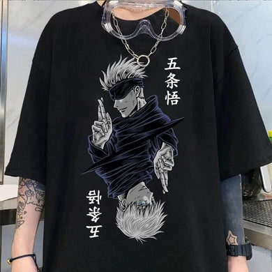 T-shirt Jujutsu Kaisen femme avec un design graphique de personnages populaires de l'anime en noir