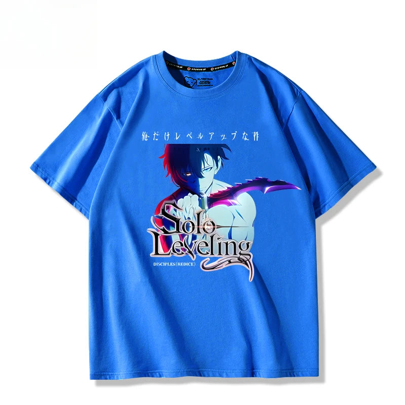 T-shirt Solo Leveling en bleu avec un design inspiré de l'animation et un personnage stylisé